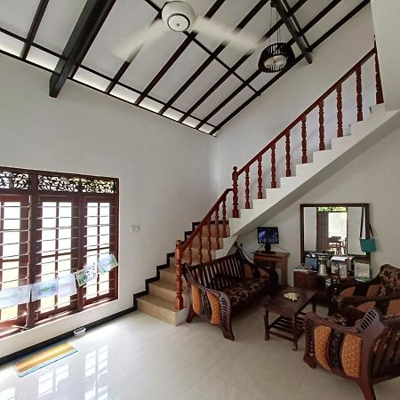Dreams Villa Hikkaduwa Buitenkant foto