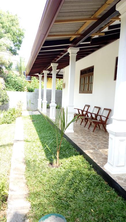 Dreams Villa Hikkaduwa Buitenkant foto
