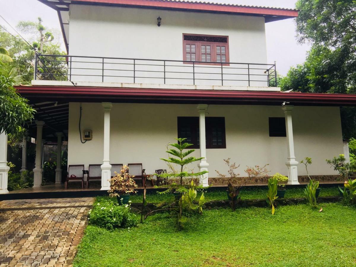 Dreams Villa Hikkaduwa Buitenkant foto